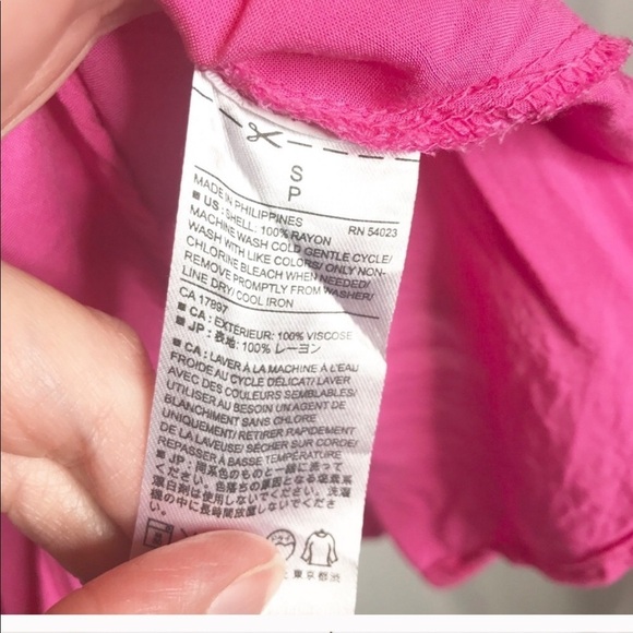 🌷Banana Republic Hot Pink Tie Shoulder Wrap Top - Picture 10 of 10